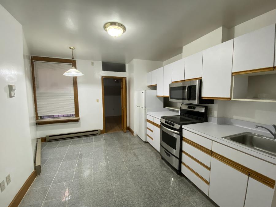 89 Prince St. unit 2F